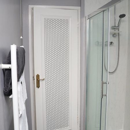 Superb 3 Bedroom Flat In Stafford Exterior foto