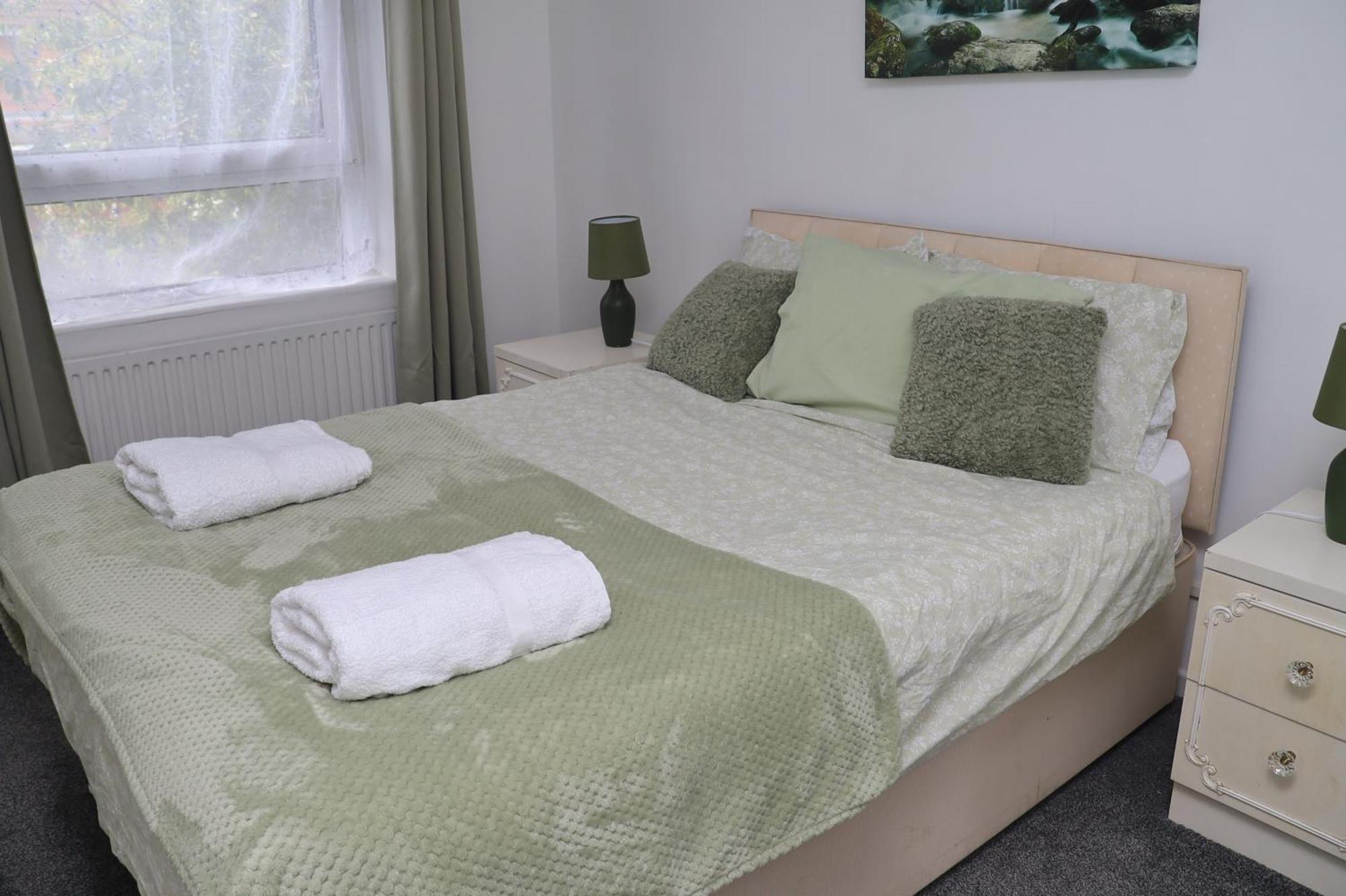 Superb 3 Bedroom Flat In Stafford Exterior foto