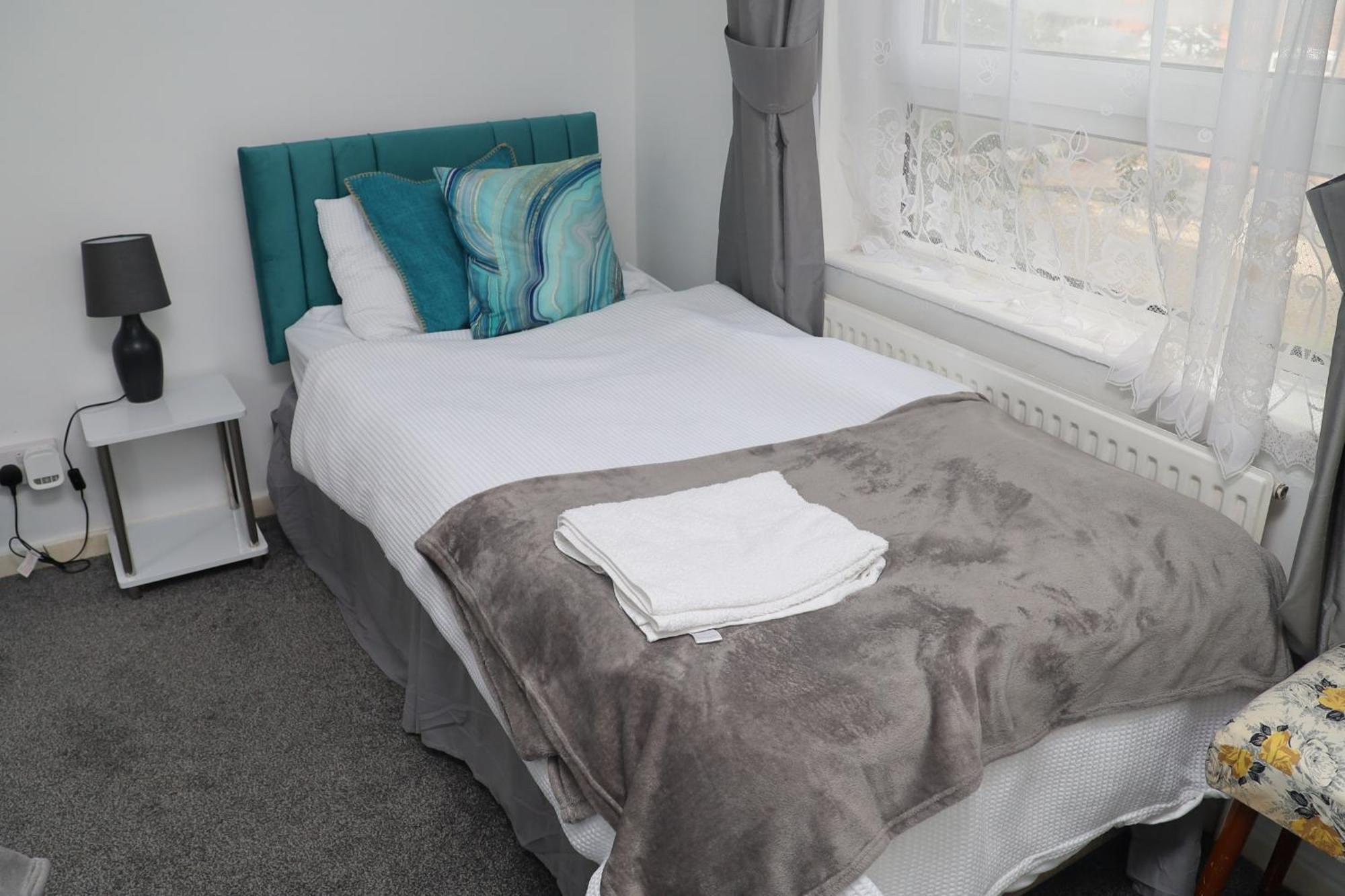 Superb 3 Bedroom Flat In Stafford Exterior foto