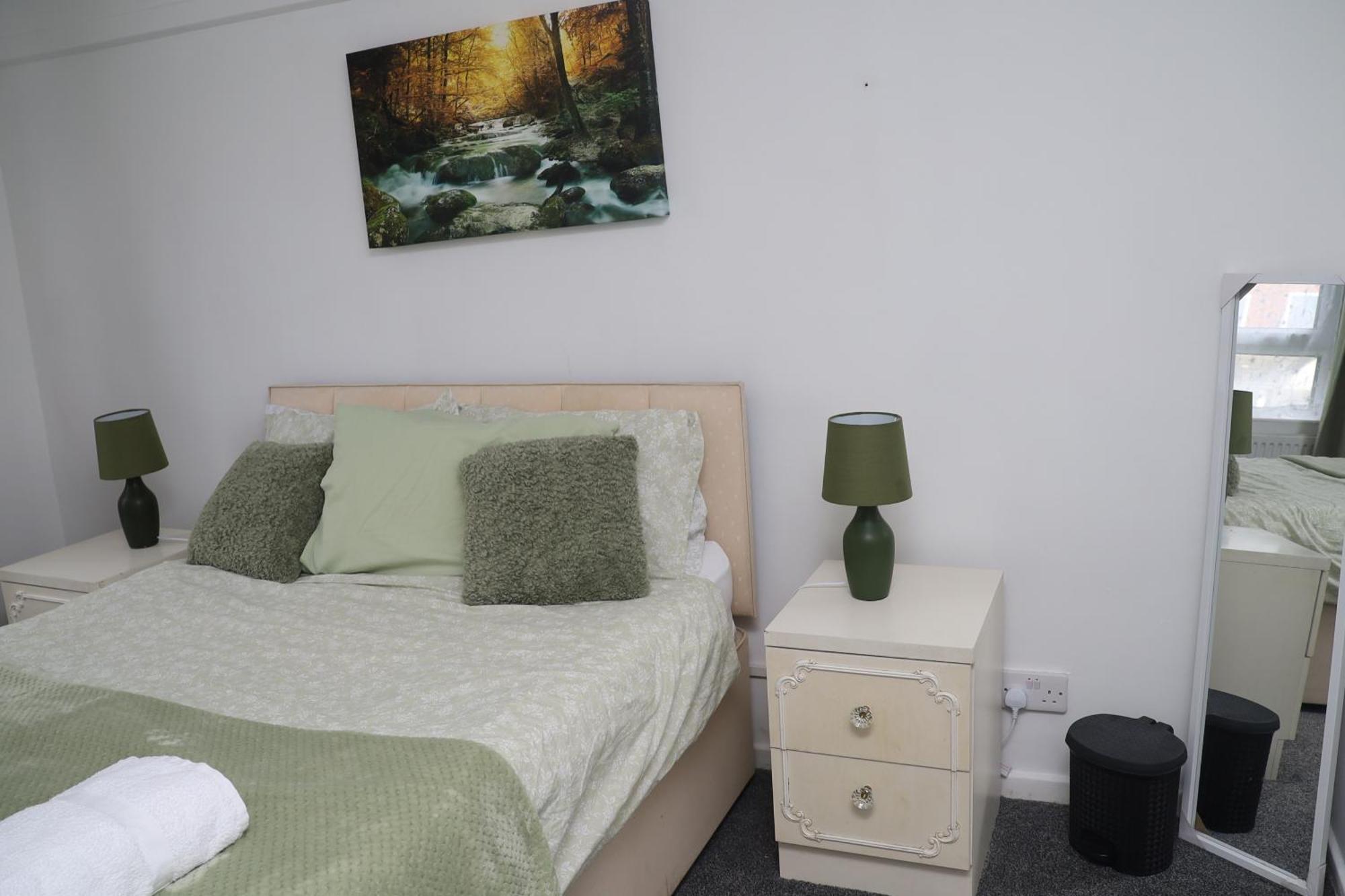Superb 3 Bedroom Flat In Stafford Exterior foto