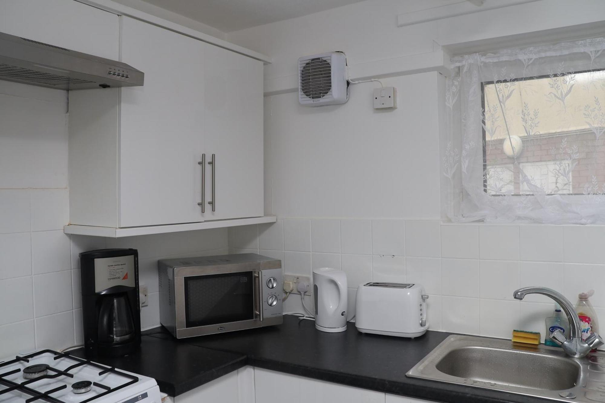 Superb 3 Bedroom Flat In Stafford Exterior foto